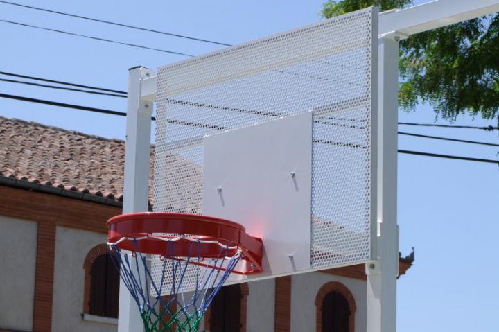 Panneau de basket en métal tôle perforée